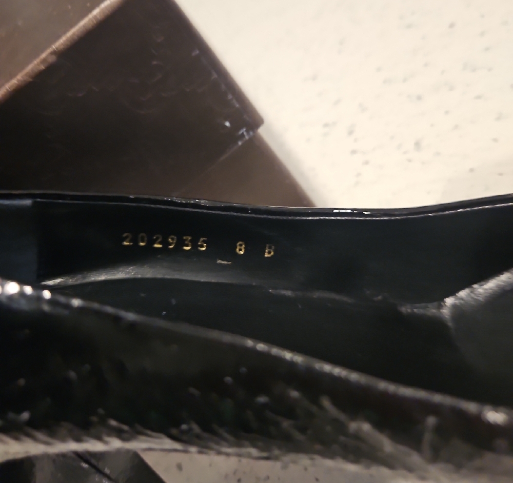 Gucci Black Heels with Gold Emblem - Picture 10 of 14